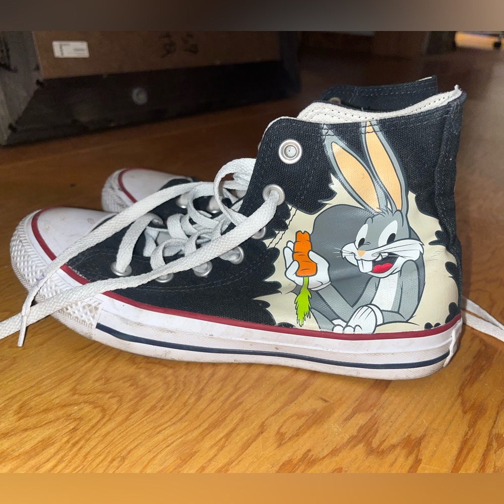 Limited edition bugs bunny converse